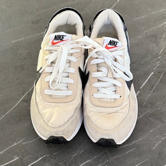 Nike Cream and Black Waffle Debute - Picture 2 of 6